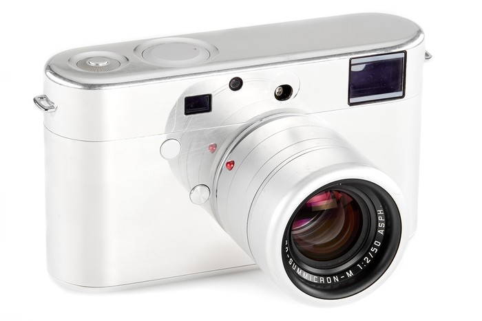 Prototipe Leica yang didesain oleh Jony Ive, desainer iPhone.