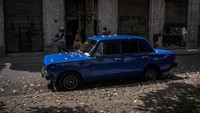 Selain Rodriguez, ada pula Alexander Aguirre yang juga menjadi salah satu pencinta mobil Lada di Kuba. Pria berusia 45 tahun itu kerap bergabung dalam perkumpulan Lada Cuba Club sembari mengendarai mobil Lada off the blue 1976 milik ayah mertuanya.