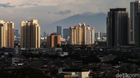Pandemi COVID-19 telah berdampak pada pertumbuhan ekonomi selama dua dekade sehingga memicu resesi bagi perekonomian beberapa negara. Ketidakpastian dari pandemi ini berdampak pula bagi laju investasi dan pariwisata.