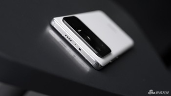 Mi 11 Ultra ditenagai Snapdragon 888 yang dipasangkan dengan RAM LPDDR5 hingga 12 GB. Foto: dok Sina Mobile