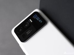 Desain Xiaomi Mi 11 Ultra yang Unik Punya Spesifikasi Aduhai