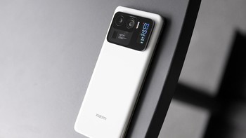 Harga Mi 11 Ultra yakni 5.999 yuan (Rp 13 juta) untuk RAM 8GB dengan versi penyimpanan 256GB. Foto: dok Sina Mobile