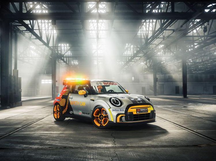 Ini Mobil Listrik MINI yang Jadi Safety Car Formula E