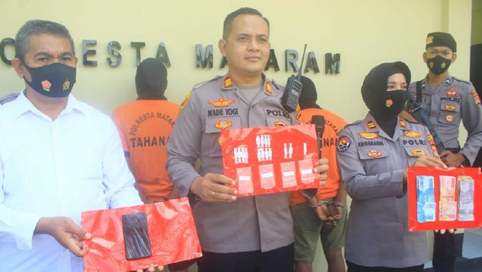 Modus Baru Transaksi Sabu di Bawah Pohon, 3 Pengedar di Mataram Ditangkap
