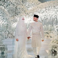 Kami akan mengusutnya sesuai Pasal 21A UU342 (Pencegahan dan Pengendalian Penyakit Menular), ujar Komisioner OCPD Dang Wangi, Mohammad Zainal Abdullah. Foto: Instagram/@neelofa