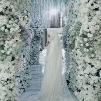 Dalam salah satu video unggahannya memang terlihat bahwa pesta pernikahan Neelofa dan PU Riz ramai dihadiri oleh para tamu undangan. Selain itu para tamu undangan juga duduk berdempetan tanpa memberi jarak satu sama lain. Foto: Instagram/@neelofa