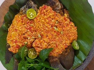 Masak Masak :  Pecak Gurame Khas Betawi yang Pedas Nendang