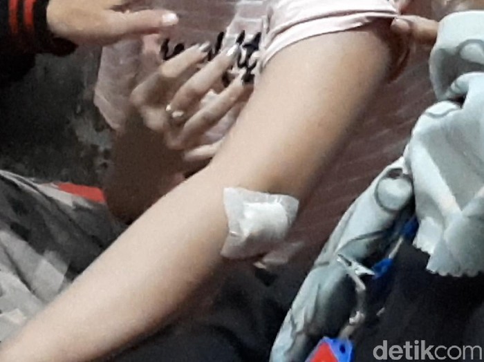 Pelajar di Tasikmalaya terluka usai duel dengan pria bersenjata tajam