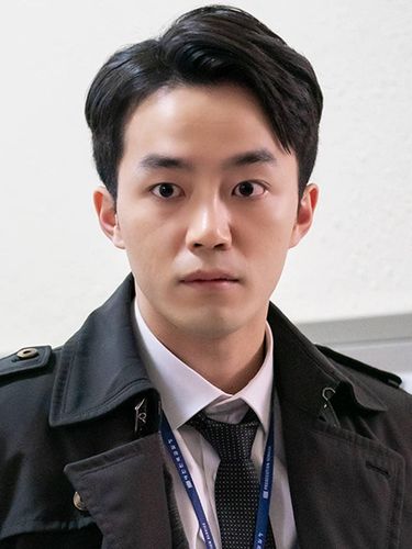 Pemain Beyond Evil, Han Joo Won