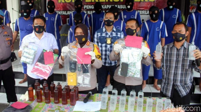 Penjual Narkoba dan Miras Online Ditangkap Polisi Sukabumi