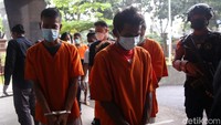Dirtipid Narkoba Bareskrim Polri Brigjen Krisno Halomoan Siregar menyampaikan, ada dua kali penangkapan atas tindak pidana narkoba tersebut. Pertama pada 3 Maret 2021 di pelabuhan Perairan Gosong Deli, Belawan, Sumatera Utara. Dua tersangka RW dan MY ditangkap.