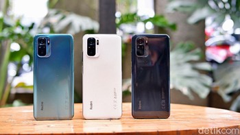 Di Indonesia, ponsel ini hadir dalam varian RAM 4 GB dan ROM 64 GB. Foto: Adi Fida Rahman/detikINET