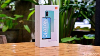 Ini kotak kemasan Redmi Note 10 di Indonesia. Foto: Adi Fida Rahman/detikINET