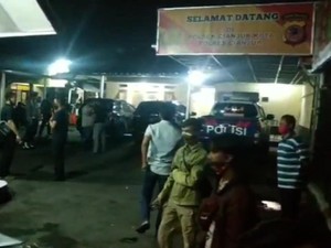 Senggolan di Jalan, Anggota Polsek Cianjur Dihajar Sejumlah Pria Mabuk