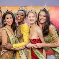 Dari kiri ke kanan adalah Miss Grand Indonesia Aurra Kharisma, Miss Grand Philippines Samantha Bernardo, Miss Grand International 2020 Abena Appiah, Miss Grand Guatemala Ivana Batchelor dan Miss Grand Brazil Lala Guedes. Dari kelimanya, siapa favorit kamu? Foto: Dok. Instagram @missgrandinternational