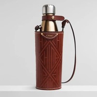 Dikenal dengan koleksinya yang bergaya boho-chic, Chloe menyertakan sebuah tas kulit yang stylish sebagai salah satu aksesori andalannya. c(Foto: Dok. Chloe)