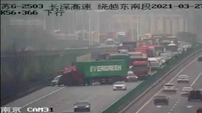 Truk Evergreen blokir jalanan di Taiwan