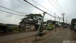 Waduh, Tiang di Tengah Jalan Perancis Tangerang Belum Dibenahi