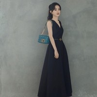 Karena kesuksesannya, Zhao Liying terpilih sebagai wakil dari turisme Hebei. Sosok wanita yang juga merupakan bos Yi Xia Techology itu juga diabadikan dalam patung lilin di Mademe Tussauds Beijing pada 2017. Selain jadi aktris top, Zhao Liying juga banyak dilirik menjadi model brand terkenal, sebut saja Dior dan Nars.  Foto: dok. Weibo