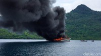 Penenggelaman 10 kapal di Laut Natuna Utara ini semakin menguatkan pesan bahwa aparat Indonesia tidak akan berkompromi terhadap para pencuri ikan. Hal ini sejalan dengan kebijakan Menteri Kelautan dan Perikanan Sakti Wahyu Trenggono yang dalam berbagai kesempatan selalu menyampaikan sikap tegasnya untuk menjaga kedaulatan pengelolaan perikanan di Wilayah Pengelolaan Perikanan Negara Republik Indonesia (WPPNRI). 
