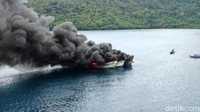Adapun 10 kapal illegal fishing yang ditenggelamkan tersebut adalah KNF 7788 TS, BV 92570 TS, BV 93160 TS, BV 92468 TS, BV 92467 TS, BV 8909 TS, BV 92778 TS, KG 91526 TS, KG 93811 TS, dan KG 93012 TS. 