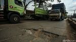 Ampun! Jalan Raya Perancis Tangerang Rusak parah