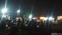 Selain lokasinya yang tak jauh dari jantung kota Dompu, situs Dorobata juga memiliki panorama alam yang menarik pada malam hari, terutama bagi para fotografer pemburu milky way. 