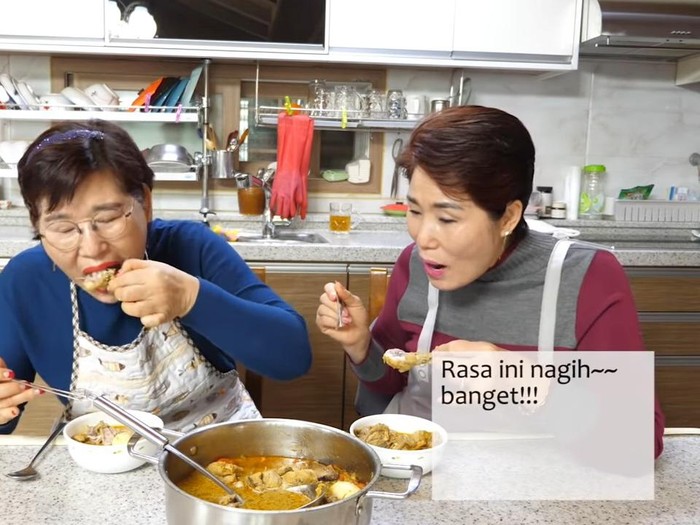 emak-emak korea cicip lontong sayur hebohnya emak-emak korea cicip lontong sayur pertama kali