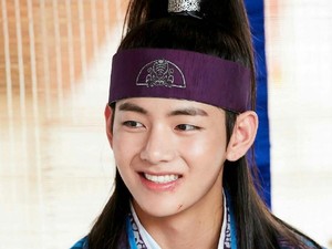 V BTS Jadi Aktor Korea Paling Diincar, Bayarannya Saingi Kim Soo Hyun