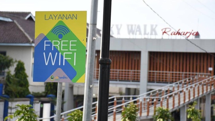 Jaringan WiFi gratis di ruang publik Majalengka. Jaringan WiFi gratis di ruang publik Majalengka.