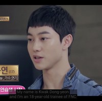 Kwak Dong Yeon mulai belajar akting dan musik pada 2010 di FNC Academy. Ia tergabung sebagai gitaris Kokoma Band dan tampil di reality Show Cheongdam-dong 111 sebagai trainee. Foto: dok YouTube TVN D ENT