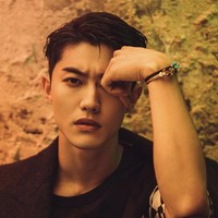 Lulusan School of Performing Arts Seoul ini memulai debut aktingnya lewat drama Korea My Husband Got a Family pada 2012. Ia pun memenangkan penghargaan Best Young Actor di ajang Korea Drama Awards. Foto: dok Instagram kwakdongyeon0