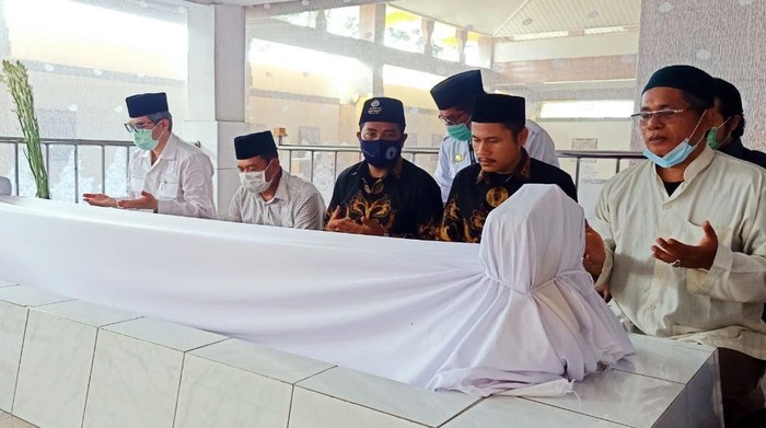 Laskar Sholawat Nusantara (LSN) menggelar Tadarus Tani bertajuk 'Meneguhkan Pesantren Sebagai Basis Agraris Nusantara' di Pondok Pesantren Segoro Agung Mojokerto asuhan KH Agung Bimo Agus Sunarno, Rabu (31/3/2021).
