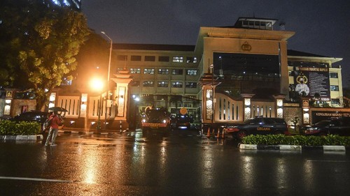 Suasana gedung Mabes Polri pascapenyerangan terduga teroris di Jakarta, Rabu (31/3/2021). Mabes Polri memperketat penjagaan pascaserangan dari terduga teroris yang tewas di tempat usai baku tembak. ANTARA FOTO/Muhammad Adimaja/wsj.
