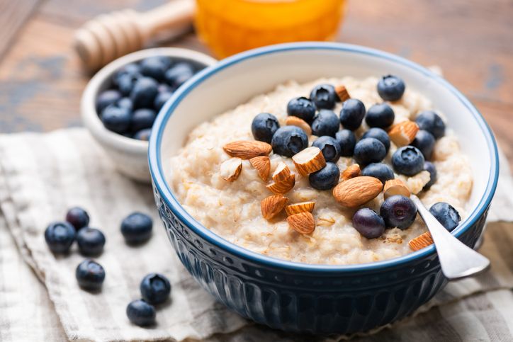 7 Alasan Oatmeal Jadi Sarapan Terbaik dan Perlu Dikonsumsi Tiap Hari