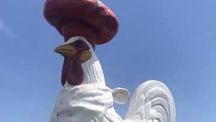 Maskot ayam Osseo Family Restaurant