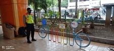 Parkir sepeda di Stasiun Mangga Besar Parkir sepeda di Stasiun Mangga Besar