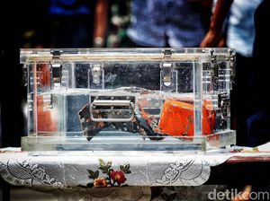 Dugaan di Balik Tak Terekamnya Suara Pilot Sriwijaya Air SJ182