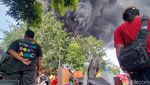 Pabrik Plastik di Surabaya Terkabar