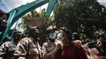 Penggusuran Lahan Sengketa Diwarnai Isak Tangis