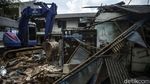 Penggusuran Lahan Sengketa Diwarnai Isak Tangis