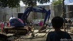 Penggusuran Lahan Sengketa Diwarnai Isak Tangis