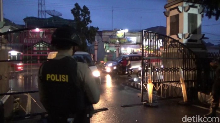 Penjagaan di Mapolres Purwakarta diperketat.