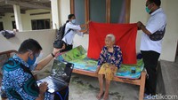 Masyarakat pun diimbau agar proaktif dalam mengurus KTP-EL, karena pemberlakuan KTP terintegrasi dengan berbagai program tentu akan merepotkan masyarakat apabila tidak memilikinya.  