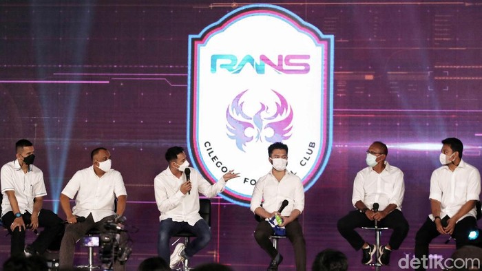 Raffi Ahmad telah mengakuisisi Cilegon United. Kini klub Liga 2 itu berganti nama menjadi RANS Cilegon FC.