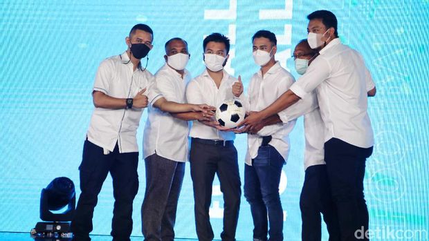 Raffi Ahmad telah mengakuisisi Cilegon United. Kini klub Liga 2 itu berganti nama menjadi RANS Cilegon FC.