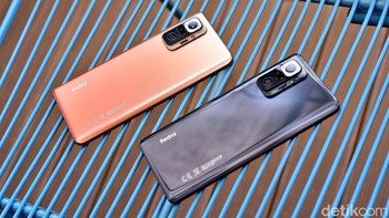 Selain Onyx Gray dan Gradient Bronze, Xiaomi menghadirkan warna Glacier Blue.  Foto: Adi Fida Rahman/detikINET