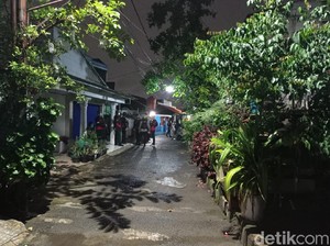 Tetangga Rangkul dan Kuatkan Keluarga Zakiah Aini Usai Serangan Mabes Polri