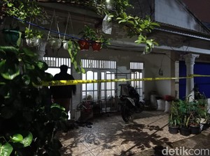 Rumah Terduga Penyerang Mabes Polri Zakiah Aini Digaris Polisi