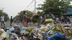 Pedemo Pakai Sampah Lawan Junta Myanmar
